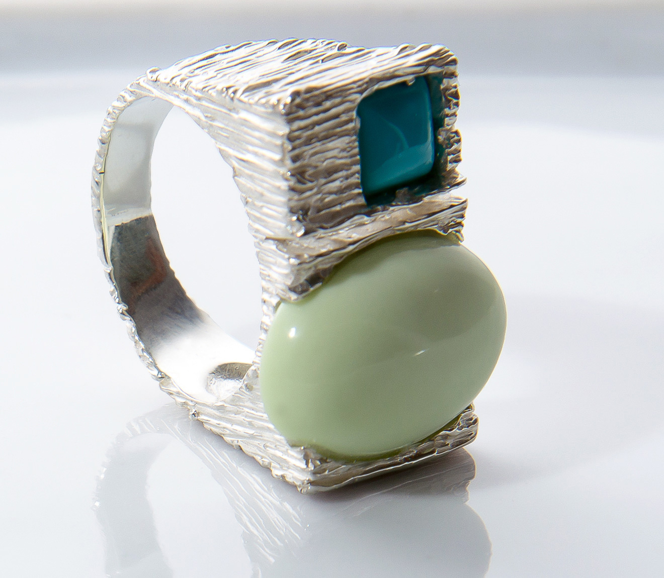 Rectangular ring,close up perspective view,crisolemon,turquoise