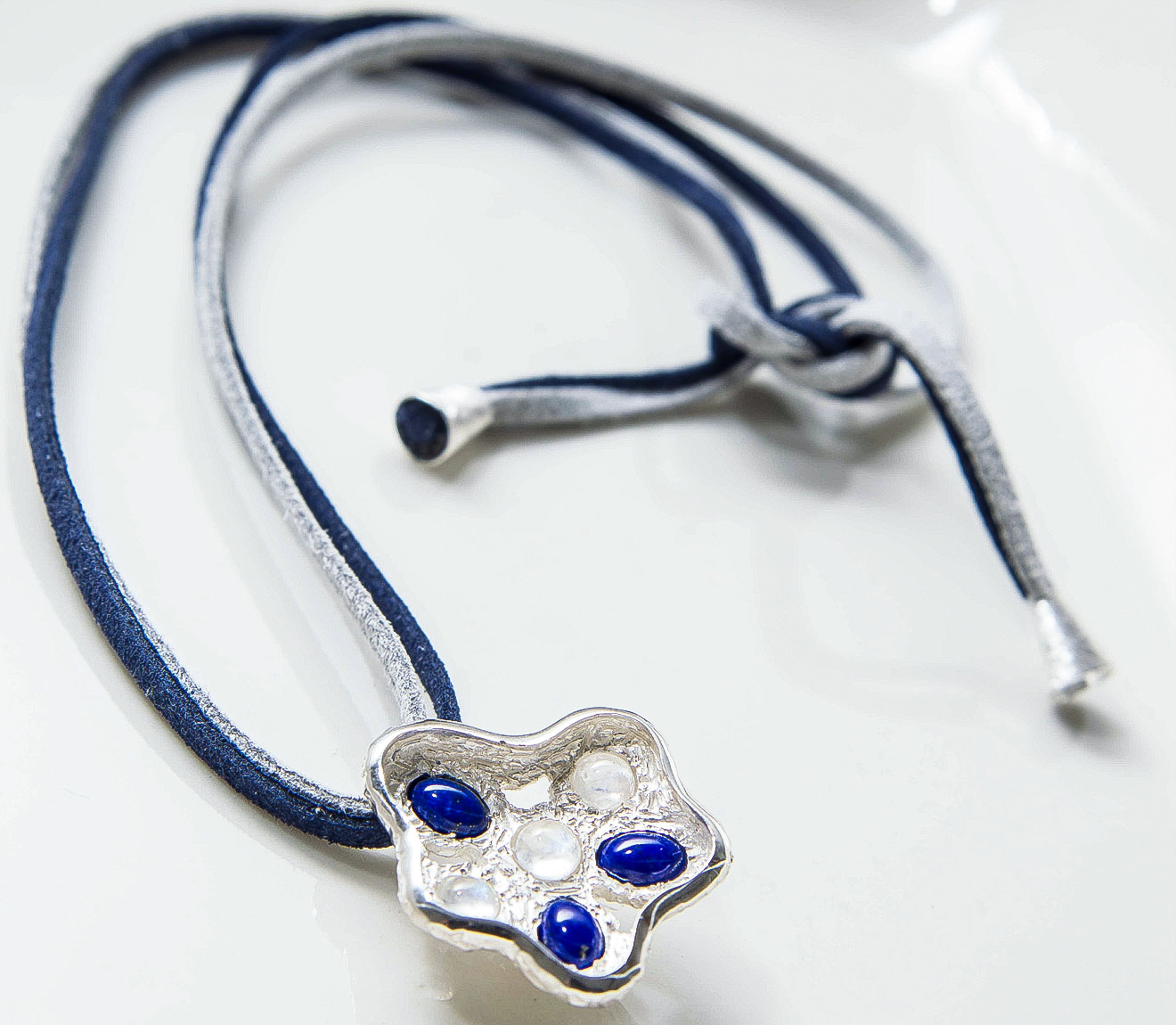Corolla necklace,overall view,lapis lazuli,moonstone